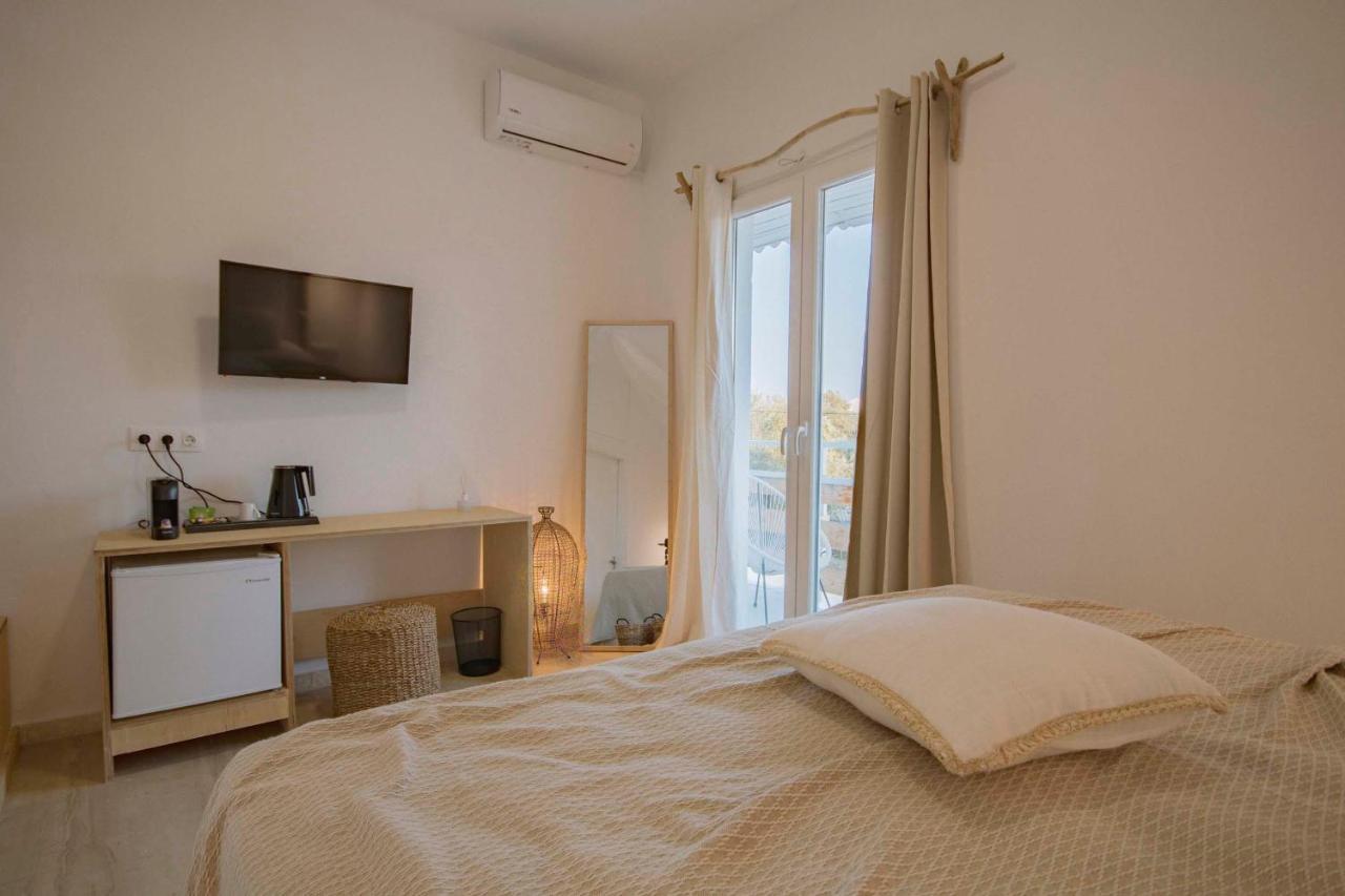 Olive Grove Suites Boutique Hotel モライティカ エクステリア 写真